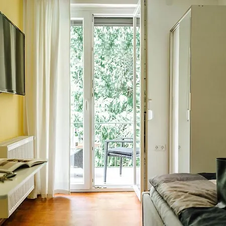 Kleines An Der Ta Mit Balkon *